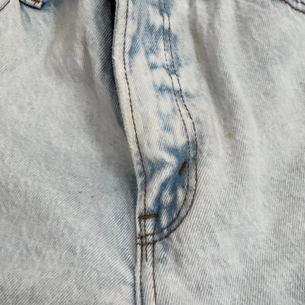 Abercrombie & Fitch Curve Love Acid Wash High-Rise Mom Jeans SZ 2 3/$30 - Picture 11 of 16